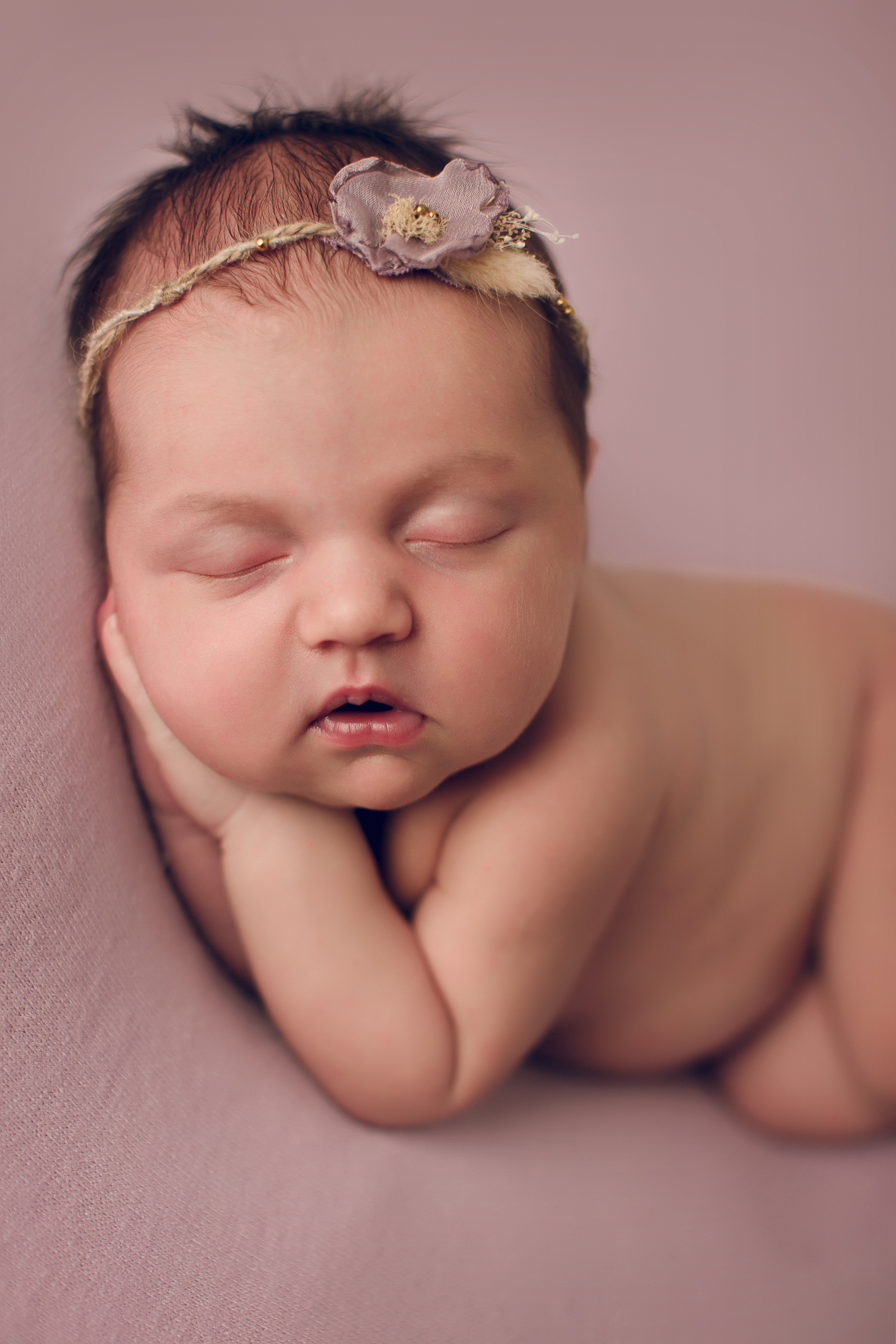 Adelaide Newborn photographer photo of a newborn baby.