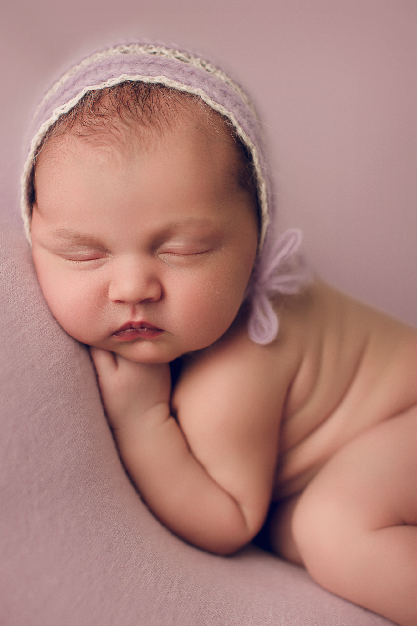 Adelaide Newborn photographer photo of a newborn baby.