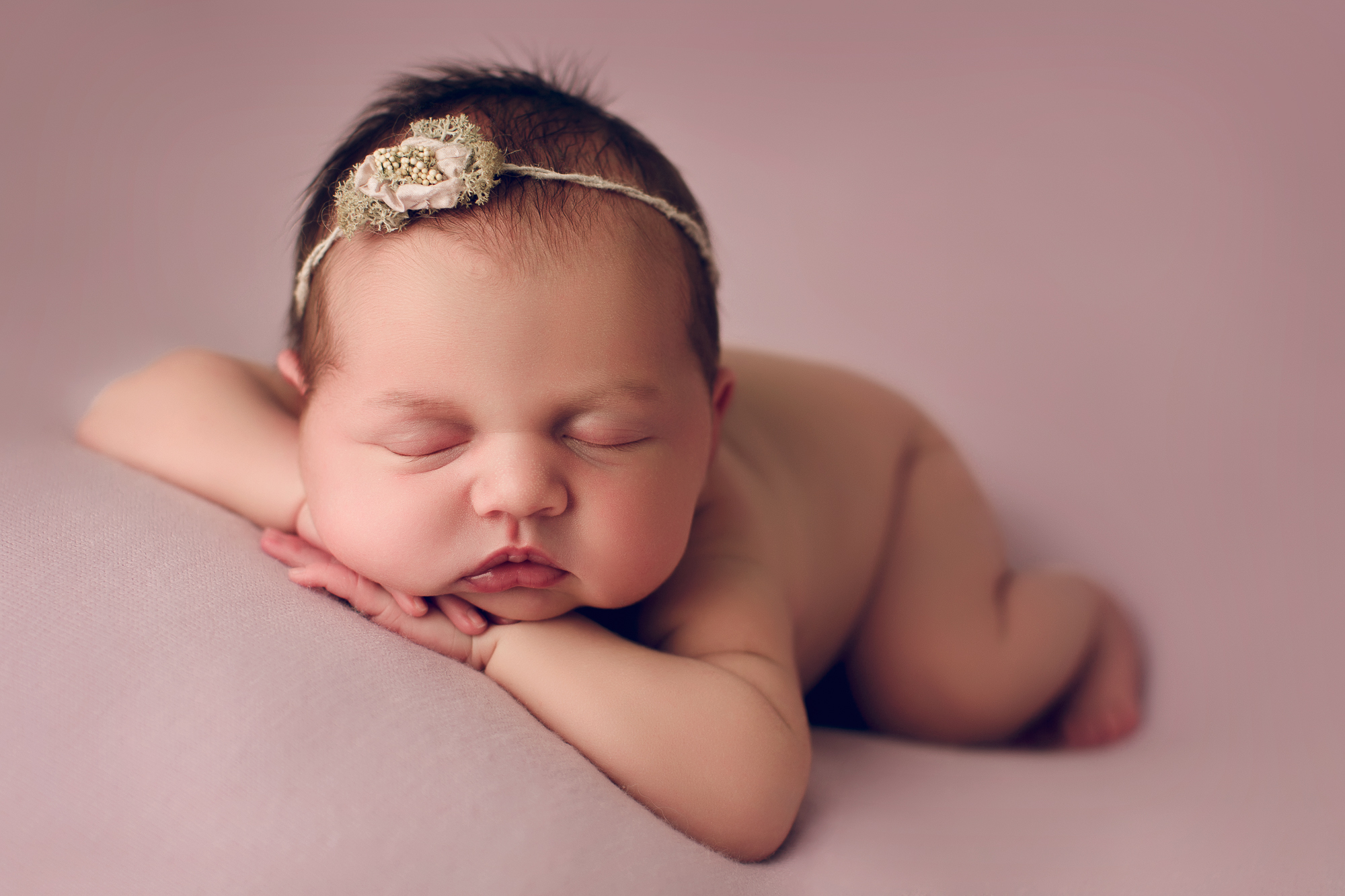 Adelaide Newborn photographer photo of a newborn baby.