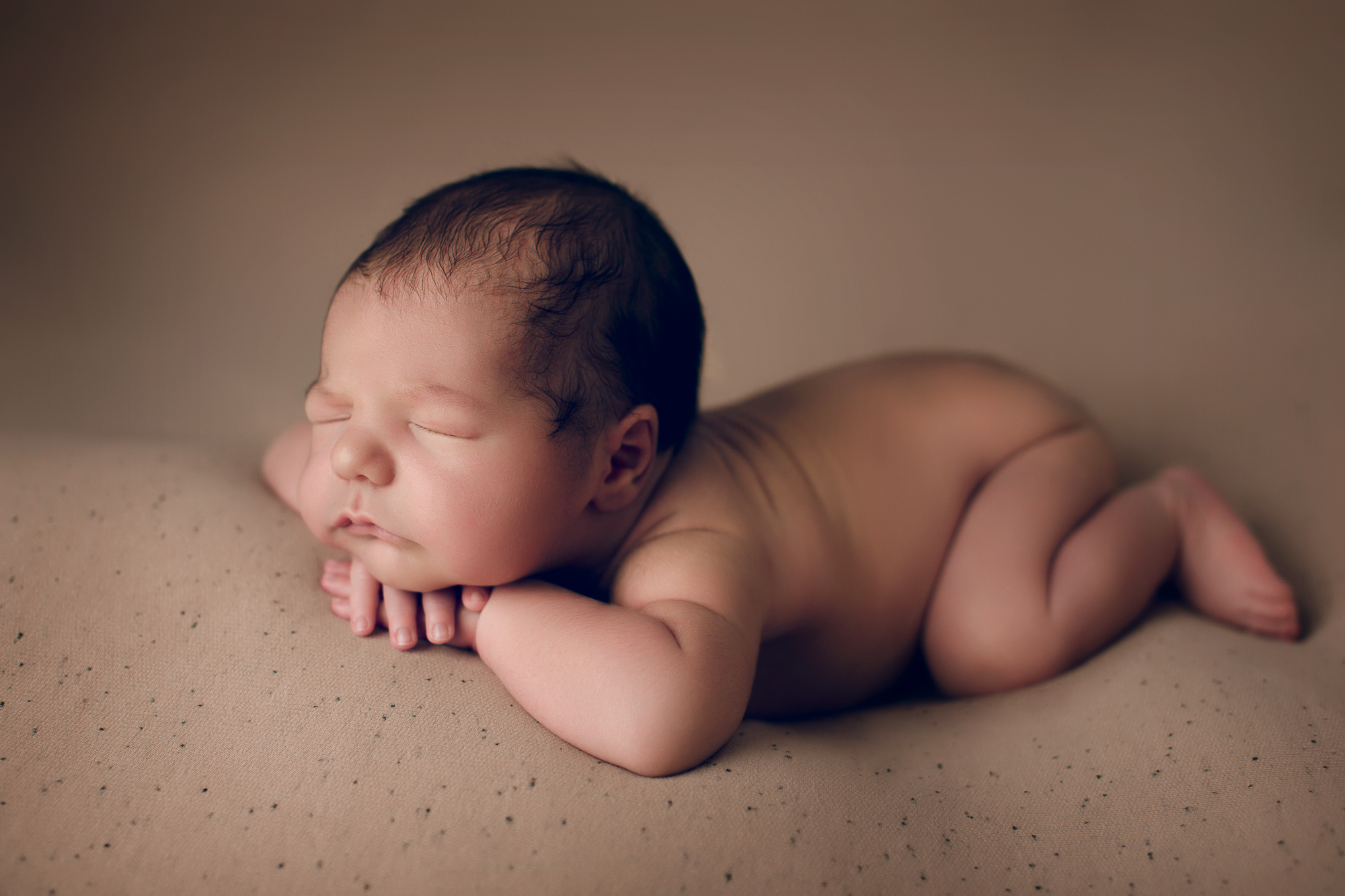 Adelaide newborn photographer photo of a newborn baby.