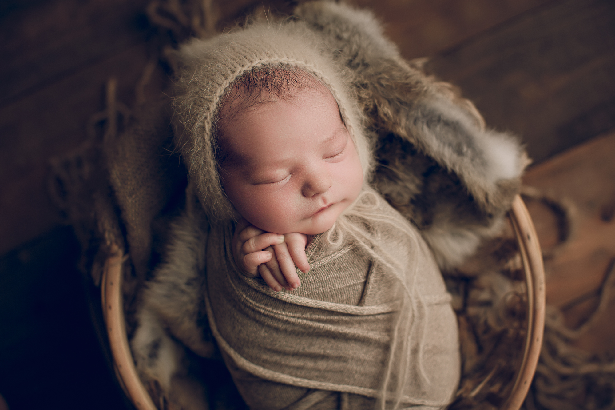 Adelaide newborn photographer photo of a newborn baby.