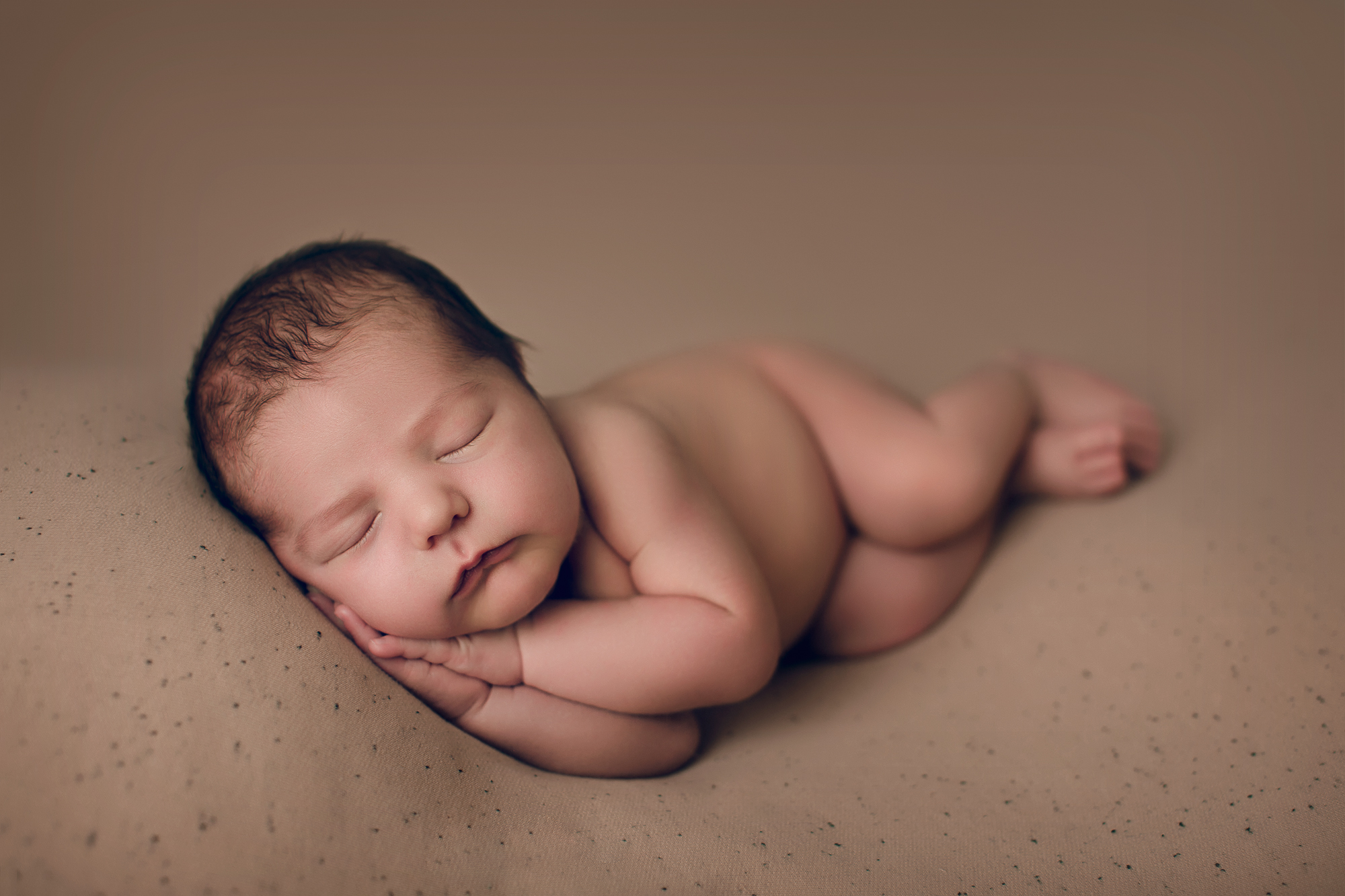 Adelaide newborn photographer photo of a newborn baby.