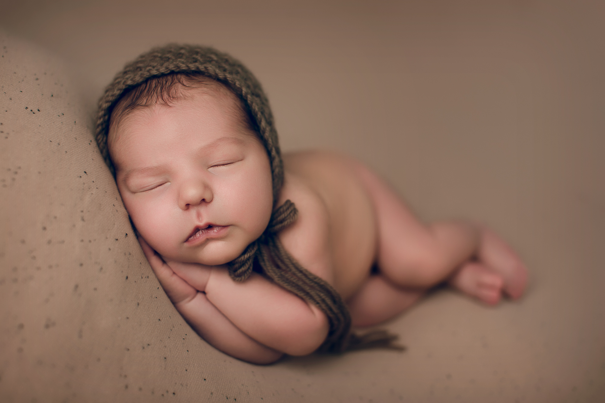 Adelaide newborn photographer photo of a newborn baby.