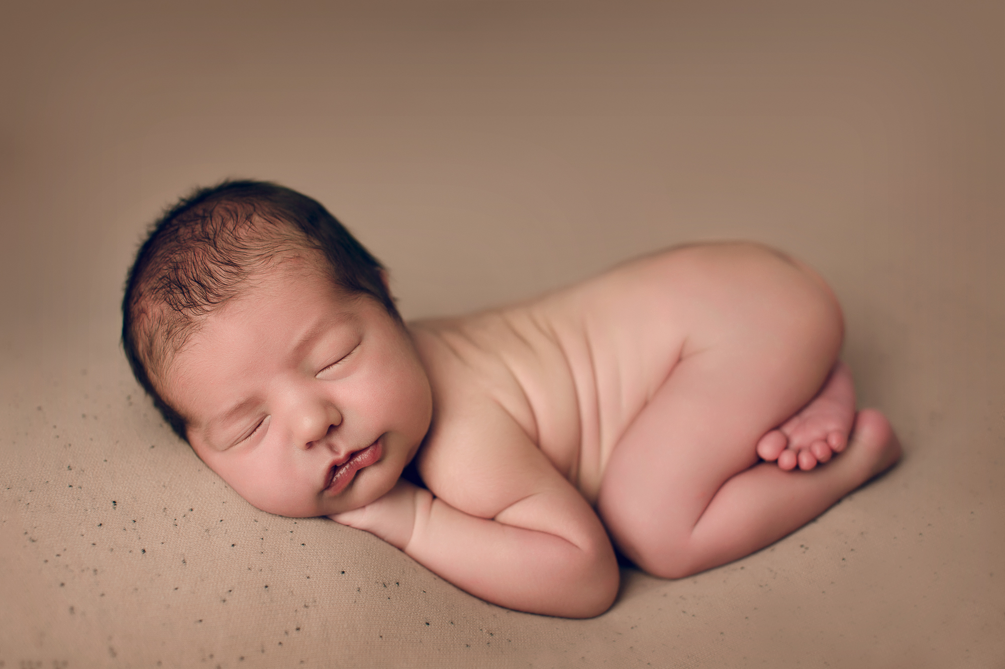 Adelaide newborn photographer photo of a newborn baby.