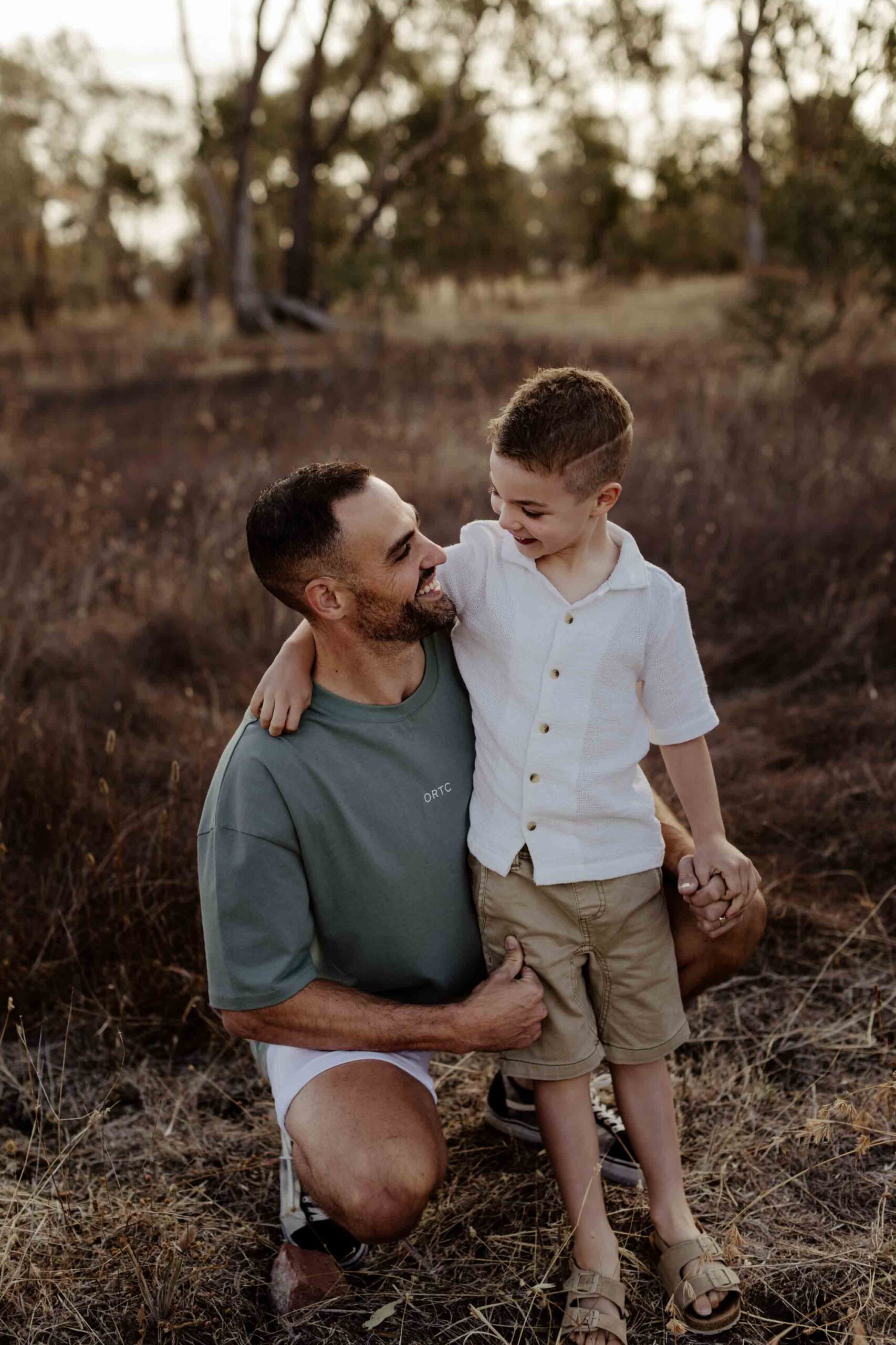 Candid Adelaide family photos showing real moments between parents and kids.